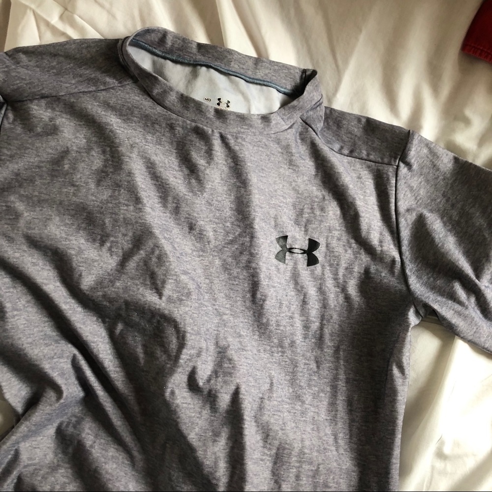 Grey under armor dri fit men’s tshirt